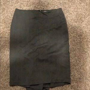 Great price 🌊 Smart Set skirt with ruffle in back